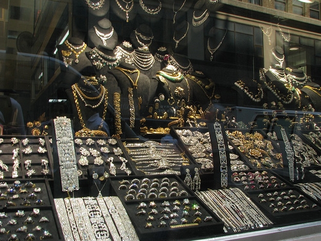 Guía para comprar joyas con diamantes para hombres – Parte 1