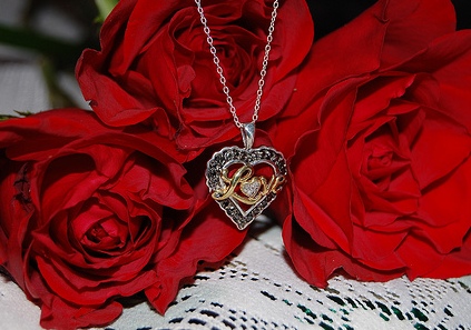 Consejos para regalar una joya en el Día de San Valentín